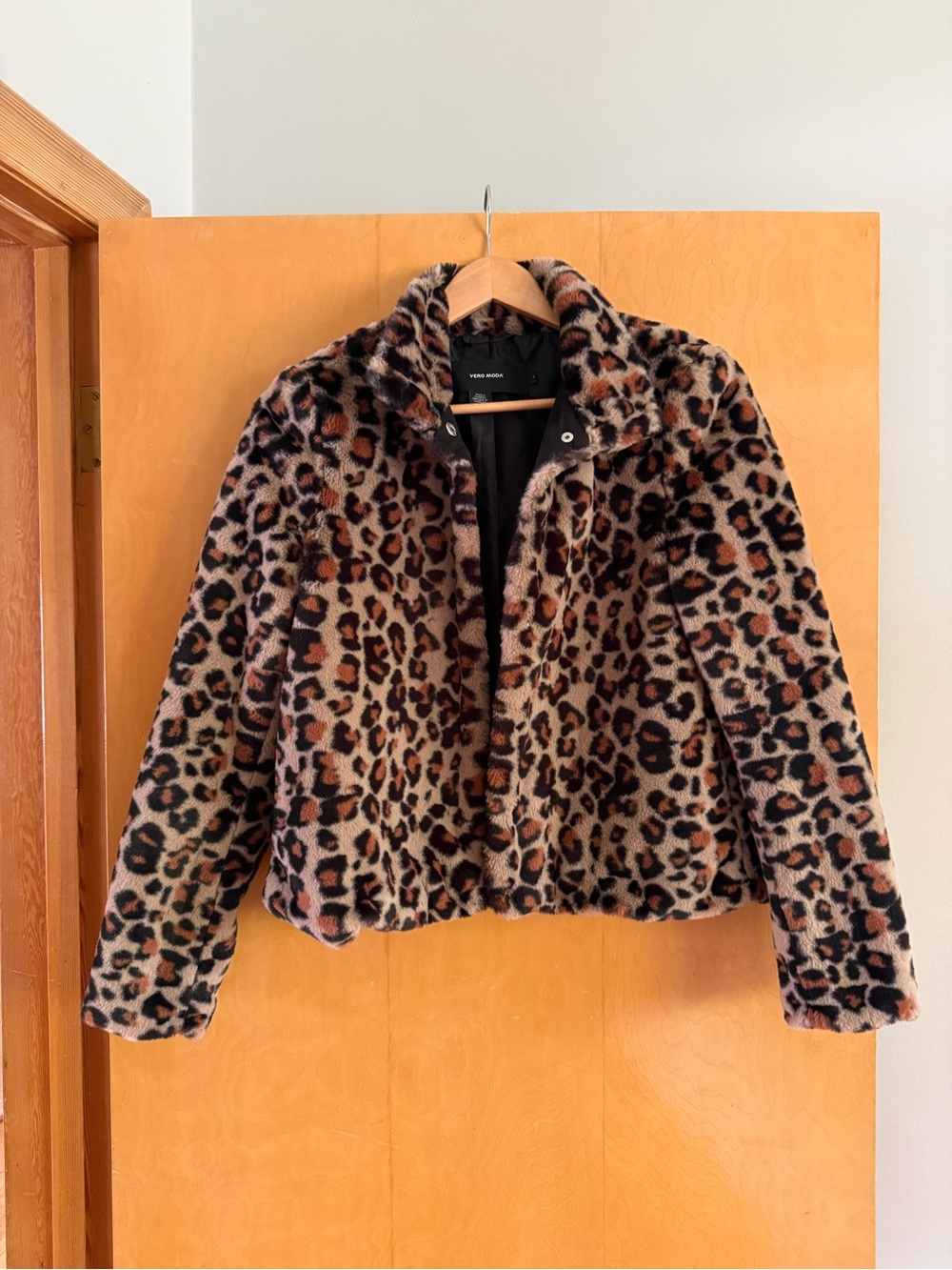 Vero Moda Leopard Faux Fur Cropped Jacket Size S